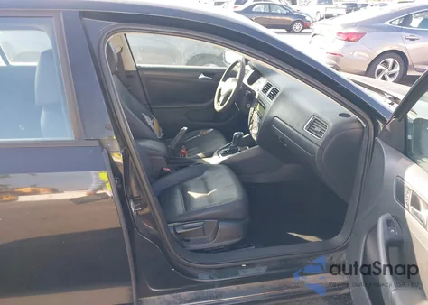 2011 Volkswagen Jetta 2.5L Se from USA, damaged, VIN 3VWDZ7AJ1BM323851